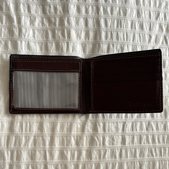 Timberland Black and Brown Leather Wallet - Picture 3 of 4